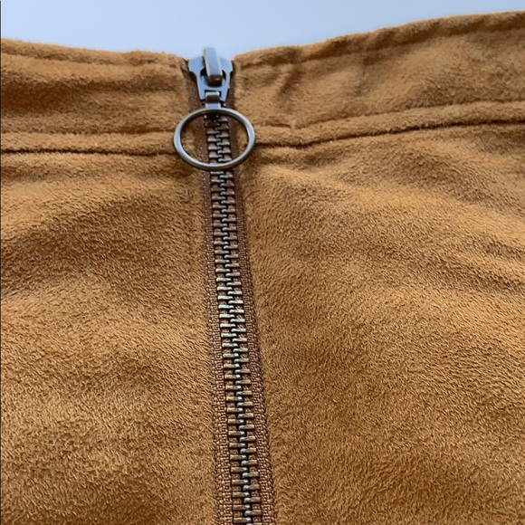 Faux Suede Double Pocket Zip Up Camel Brown Skirt - Picture 4 of 6